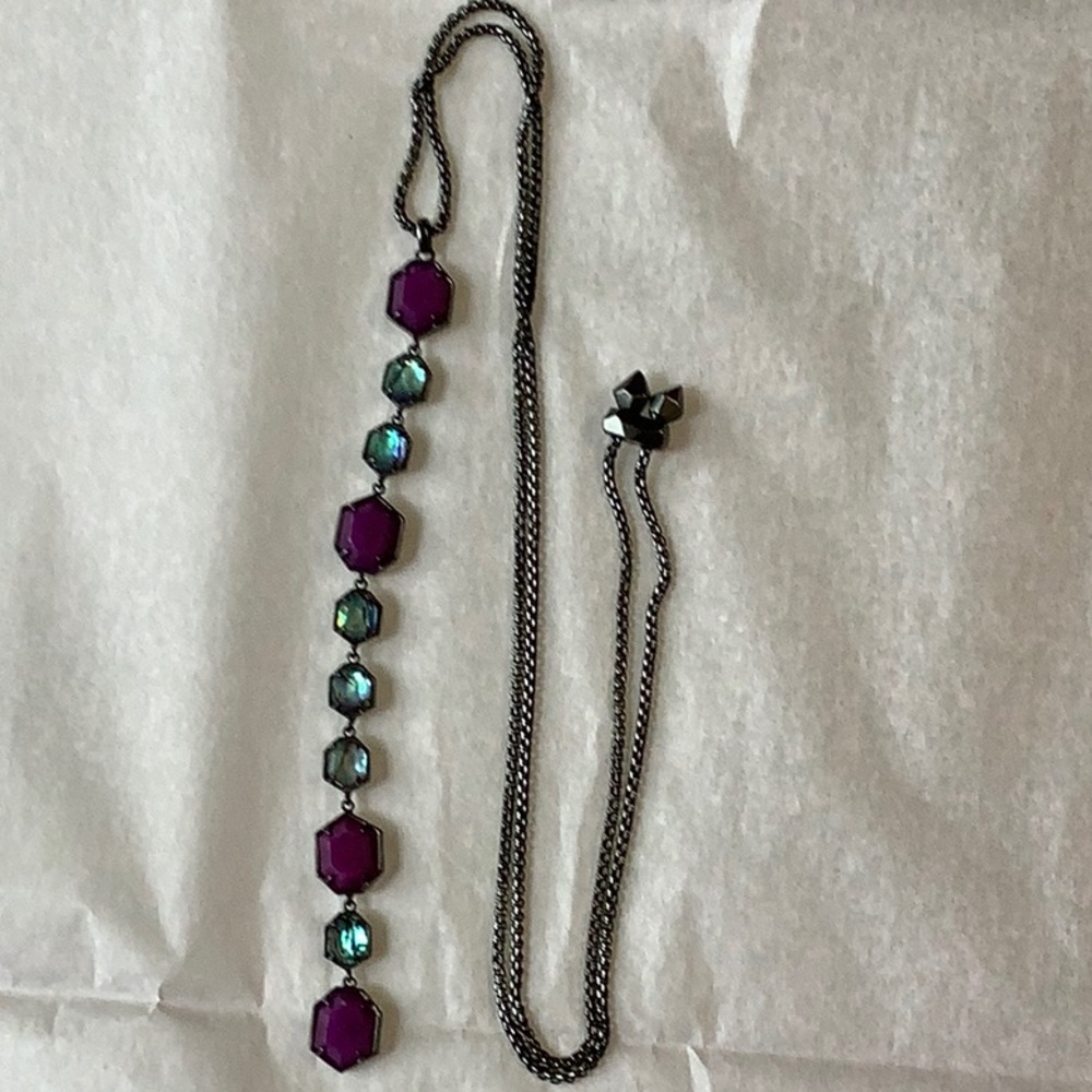 Kendra Scott necklace